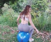 BALLOON SQUAT VIDEO from loonergirl