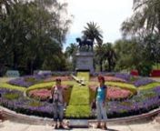 -Melbourne több alkalommal is megkapta a világ legélhetőbb városa címet és az igen jelentős vonzerejét a rendkívüli szépségű parkjai és zöldövezetei képezik.Ennek tükrében nem meglepő,hogy a város a parkok államának is nevezett Victoria államnak a fővárosa.Az első benyomások is ezt erősítik meg az idelátogatók számára, Melbourne városának kiterjedt parkrendszere tehát nagymértékben hozzájárult a legélhetőbb város címének megszerzéséhez. A klasszik