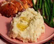 In this video, learn how to make basic mashed potatoes. If you love good, old-fashioned mashed potatoes, this is the perfect recipe. Made with Idaho potatoes, milk, butter, and optional garlic, this go-to recipe for simple, homemade mashed potatoes is a classic holiday dish. Learn how to make mashed potatoes that come out smooth, creamy, and delicious every time. Serve with gravy or extra butter on top.
