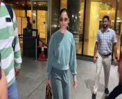 Alia Bhatt recently took to her social media and shared candid photos with co-star Vedang Raina and announced the shoot wrap-up of Jigra, directed by Vasan Bala.&#60;br/&#62;&#60;br/&#62;#aliabhatt #vedangraina #jigra #wrapup #bollywood #alia #celebrity #candid #bollywood #trending #viral #trending #entertainmentnews #entertainment