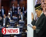 A full recitation of the Rukun Negara pledge with the preamble was made for the first time in the Dewan Rakyat on Tuesday (Feb 27).&#60;br/&#62;&#60;br/&#62;In a statement on Monday (Feb 26), National Unity Minister Datuk Aaron Ago Dagang said this initiative was approved by the Cabinet in July.&#60;br/&#62;&#60;br/&#62;Read more at http://tinyurl.com/58ennn79&#60;br/&#62;&#60;br/&#62;WATCH MORE: https://thestartv.com/c/news&#60;br/&#62;SUBSCRIBE: https://cutt.ly/TheStar&#60;br/&#62;LIKE: https://fb.com/TheStarOnline