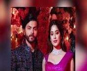 Janhvi Kapoor has been frequently spotted alongside Shikhar Pahariya, sparking rumors about their relationship, although no official confirmation has been made. However, at a screening of ‘Maidaan,’ Janhvi wore a lovely name necklace, which many speculate may hint at her relationship status. Have a look!&#60;br/&#62;&#60;br/&#62;#janhvikapoor #shikharpahariya #relationshiprumors #fashion #maidaan #maidaanscreening #namenecklace #speculation