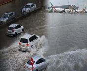 Dubai Floods : संयुक्‍त अरब अमीरात की राजधानी दुबई में भारी बारिश से बाढ़ जैसे हालात हो गए हैं। लोगों का सड़क पर चलना मुश्किल हो गया है। ऐसे में अचानक हुई इस बारिश का क्या कारण है वीडियो में जानिए।&#60;br/&#62;Dubai Floods: Heavy rains have led to flood-like conditions in Dubai, the capital of United Arab Emirates. It has become difficult for people to walk on the road. In such a situation, know in the video what is the reason for this sudden rain. &#60;br/&#62; &#60;br/&#62; &#60;br/&#62;#dubai #dubaifloods #dubairain &#60;br/&#62;~PR.115~ED.120~