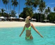 A woman travelled to the Maldives on a budget - spending just £416 for a six-day holiday including food, activities and a room overlooking the ocean.&#60;br/&#62;&#60;br/&#62;Natasha Whitley, 28, had planned a trip to Sri Lanka and with the Maldives being just a 90-minute flight, she decided make a stop. &#60;br/&#62;&#60;br/&#62;In the Maldives, which is known for its sandy beaches and turquoise water, stays at the famous water hut resorts can cost up to £1,300 per night.&#60;br/&#62;&#60;br/&#62;But instead of staying in the resort islands, Natasha decided to stay in the local islands and was able to book a room overlooking the ocean for £25 a night. &#60;br/&#62;&#60;br/&#62;The local islands, which only opened to tourists in 2009, are less popular as alcohol is banned and only certain beaches allow you to wear bikinis.&#60;br/&#62;&#60;br/&#62;Natasha, a pharmacist and content creator from Bournemouth, Dorset, said: &#92;