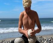 Surfing and building sandcastles are cool hobbies, but those aren&#39;t the only things one could do at a beach, as shown in this clip. &#60;br/&#62;&#60;br/&#62;Shared by Cole, this &#39;rocking&#39; clip features him strategically stacking up rocks to make an impressive pattern. &#60;br/&#62;&#60;br/&#62;The way Cole perfectly balances all the rocks is a testament to his dedication and attention to detail. Even a minor misstep could&#39;ve brought the whole structure down in a heartbeat, but as you can see, that&#39;s not what happens in this video. &#60;br/&#62;&#60;br/&#62;&#92;