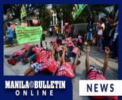Farmers from Negros Occidental and Batangas trooped to the main office of the Department of Agrarian Reform (DAR) in Quezon City on Monday, February 19, 2024, to demand the immediate distribution of private agricultural lands (PALs) as promised last year by President Ferdinand Marcos Jr.&#60;br/&#62;&#60;br/&#62; The farmers from La-iya, Batangas demands that the Land Bank of the Philippines (Landbank) hasten the issuance of the certificate of deposit (COD) to the account of the Batangas landowner since a memorandum of valuation (MOV) had already been received by the Hennessy Corp., three years ago, while framers from Negros Occidental want President Marcos Jr. that all 12 haciendas covering 4,654 hectares controlled by the late business tycoon Eduardo Cojuangco distributed to thousands of landless farmers. (MB Video by Arnold Quizol)