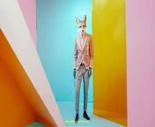 Prompt Midjourney : portrait of a dreamy humanoid fox dressed in a star trek suit, male, standing in minimalistic room, hands in the trouser pocket, smile, pastel surreal space, full body, attractive pose, beautiful fox face, frontal, looking towards camera, kodak portra, colorful fashion clothes::4 detailed, high quality::2 low quality, bad anatomy, bad hands, blurry, bad face, ugly, deformed, jpeg artifacts, worst quality, blurry face, mutation, bad proportions, extra limbs, out of focus, oversaturated, old, fat, lowres, cropped, morphing, fused fingers, fused limbs, disfigured, morbid, out of frame, overexposure::-2 --ar 16:9 --style raw --stylize 0