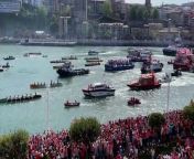 Athletic Bilbao: Fans row boats down river as thousands celebrate first trophy in 40 years from picnic dance boat