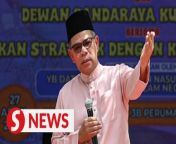 After attending a community policing festival at the Sri Sabah flats in Kuala Lumpur on Saturday (April 27), Home Minister Datuk Seri Saifuddin Nasution Ismail told reporters that petrol station owners who had been threatened into selling subsidised fuel to smugglers should lodge immediate police reports for actions to be taken. &#60;br/&#62;&#60;br/&#62;Read more at https://tinyurl.com/yjw547f5 &#60;br/&#62;&#60;br/&#62;WATCH MORE: https://thestartv.com/c/news&#60;br/&#62;SUBSCRIBE: https://cutt.ly/TheStar&#60;br/&#62;LIKE: https://fb.com/TheStarOnline